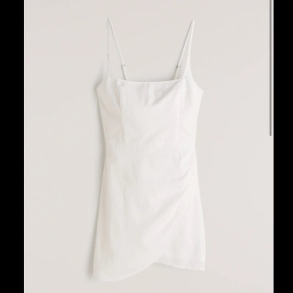White Abercrombie & Fitch Scoop Neck Wrap Mini Dress - Picture 1 of 3